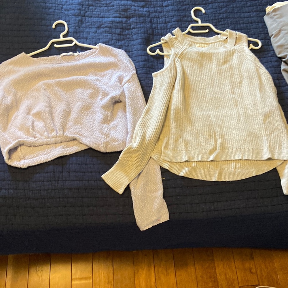sweaters - Picture 1 of 1